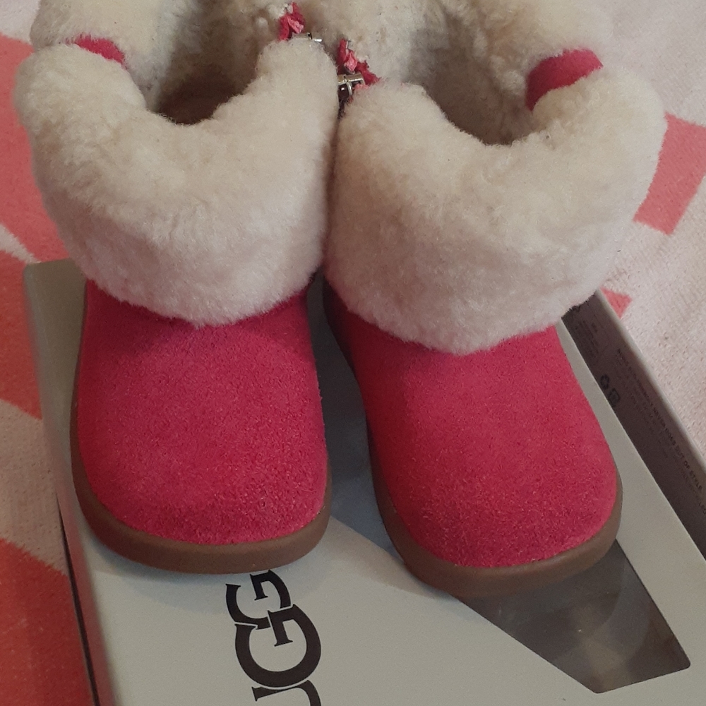 Ugg toddler girl boots.